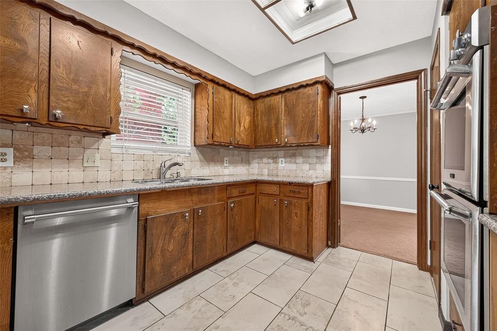 11710 N Petersham Drive - Photo 17