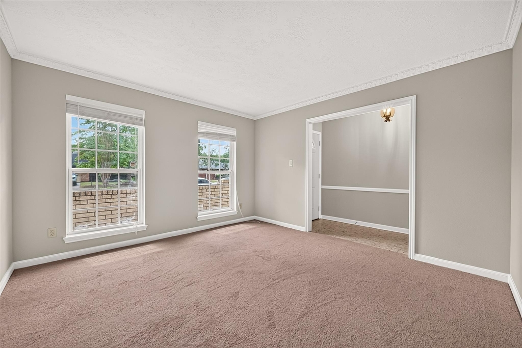 11710 N Petersham Drive - Photo 4