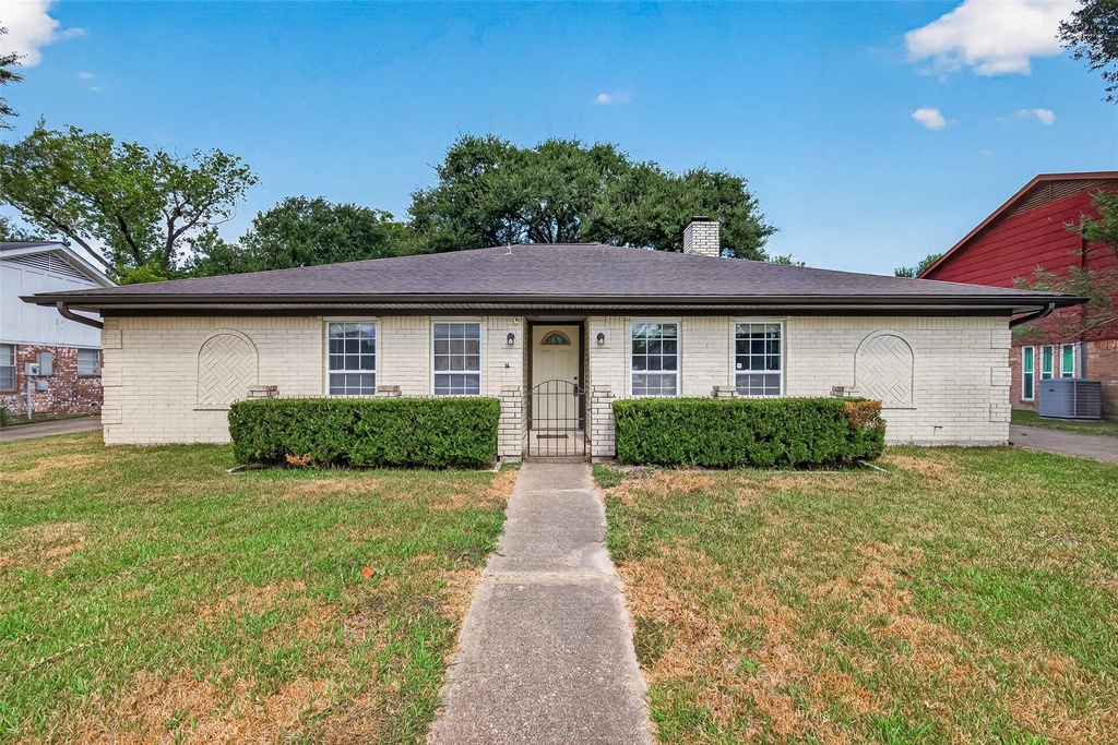 11710 N Petersham Drive - Photo 0