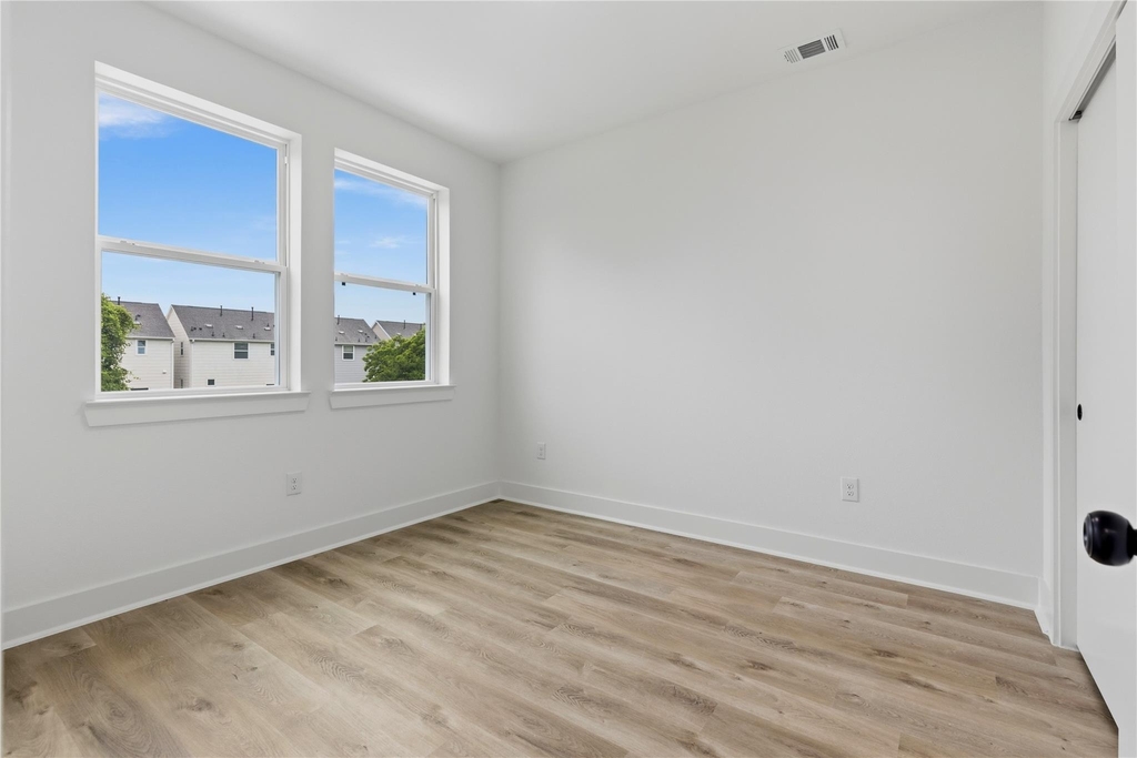 812 Elkhart Street - Photo 21
