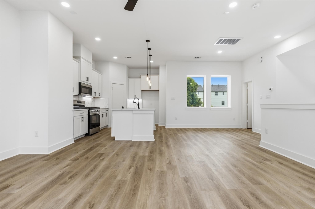 812 Elkhart Street - Photo 13