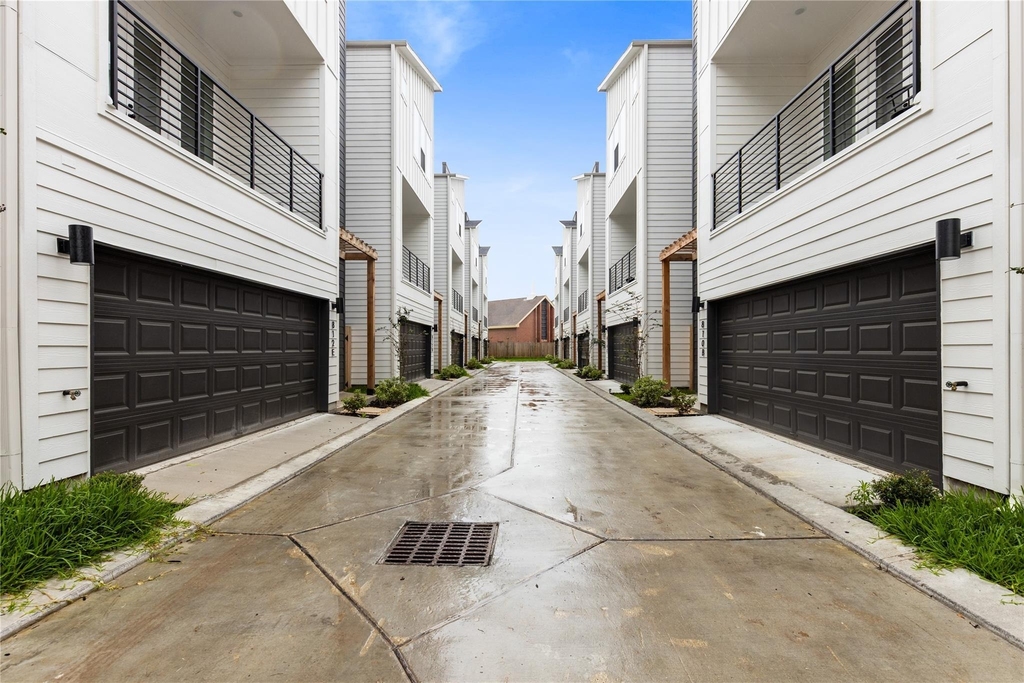 812 Elkhart Street - Photo 1
