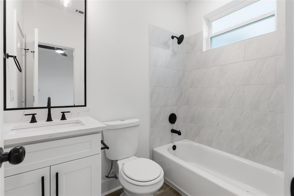812 Elkhart Street - Photo 9