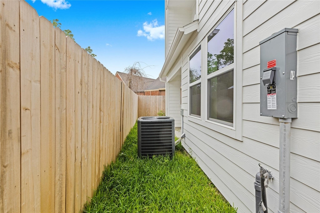 812 Elkhart Street - Photo 30