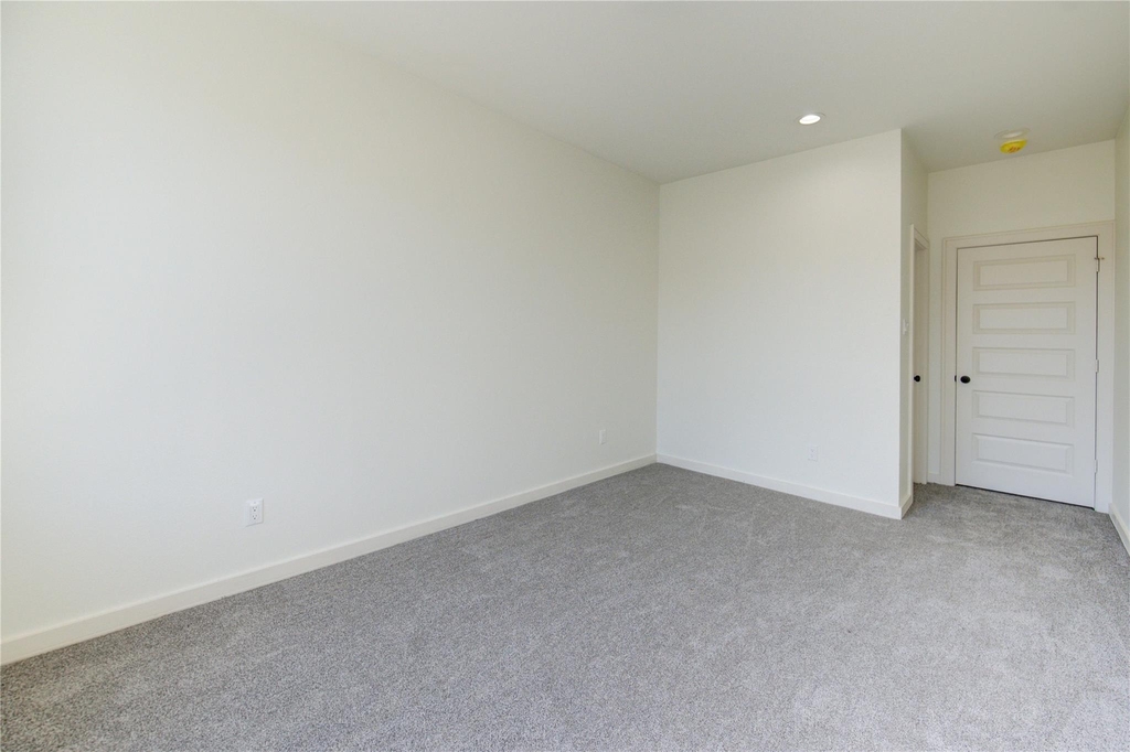 2922 El Fenice Lane - Photo 18