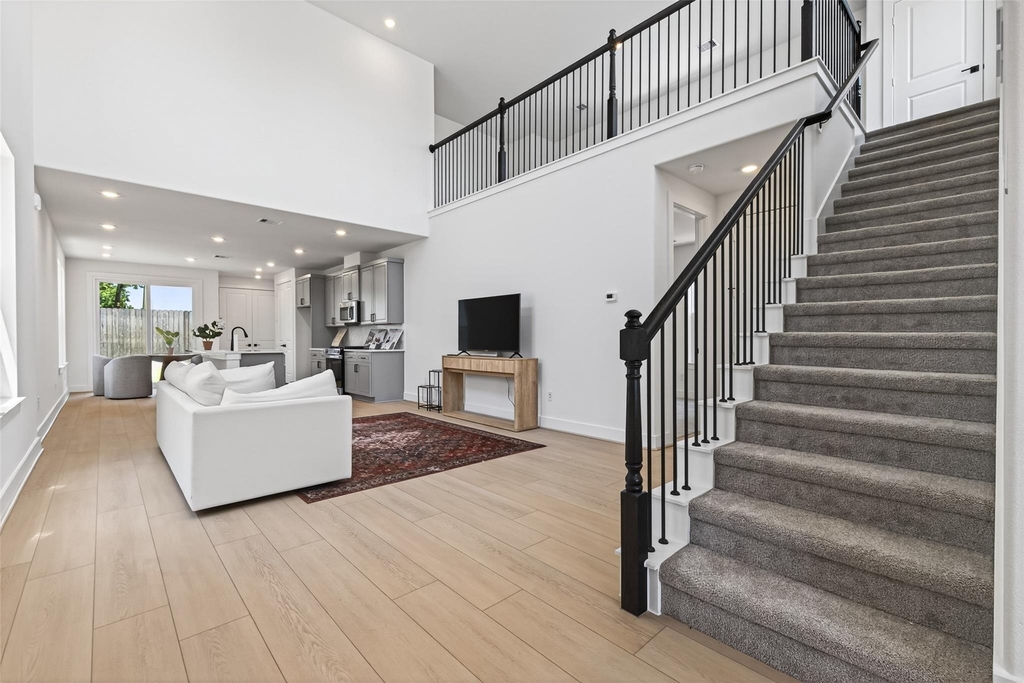 4333 Avron Drive - Photo 8