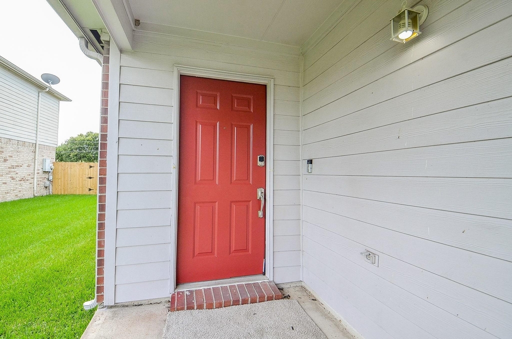 1910 Poco Drive - Photo 3