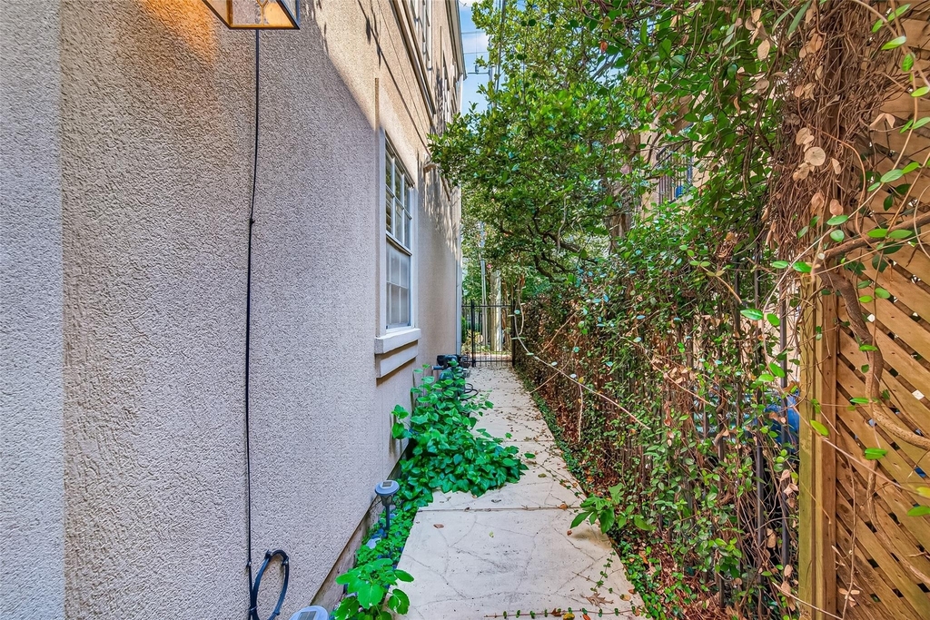 6308 Schuler Street - Photo 38