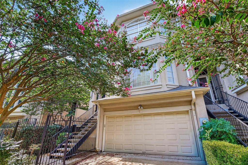 6308 Schuler Street - Photo 3