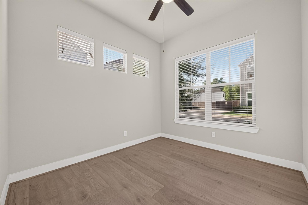 8802 Hollister Pine Court - Photo 10