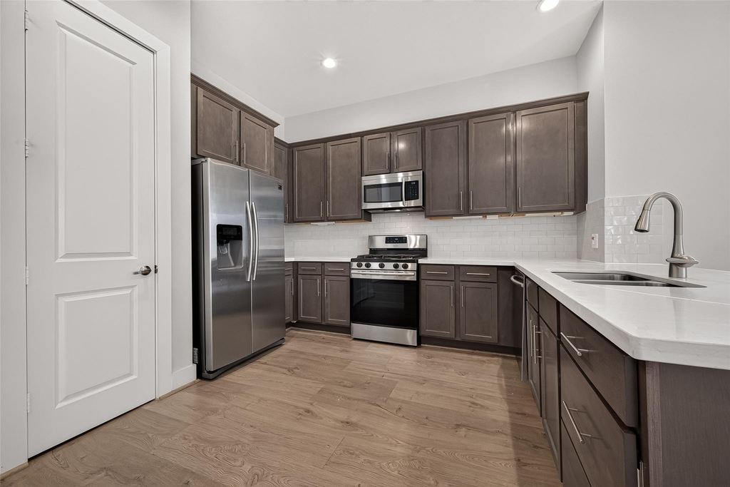 8802 Hollister Pine Court - Photo 26
