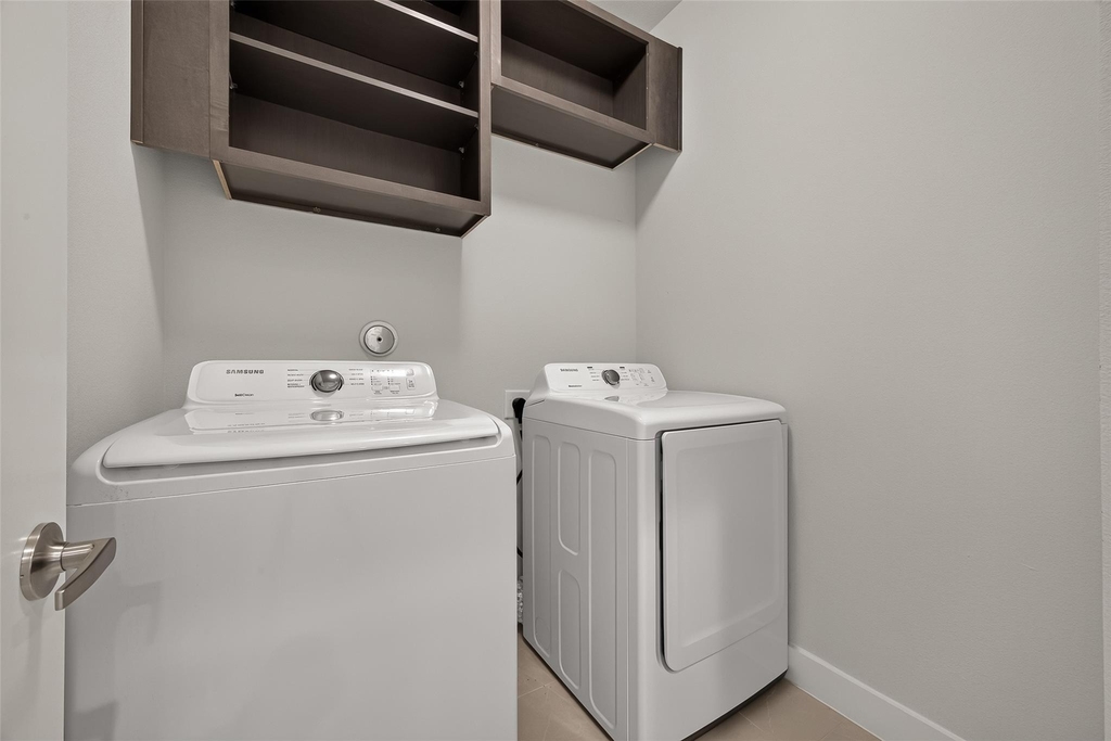 8802 Hollister Pine Court - Photo 37