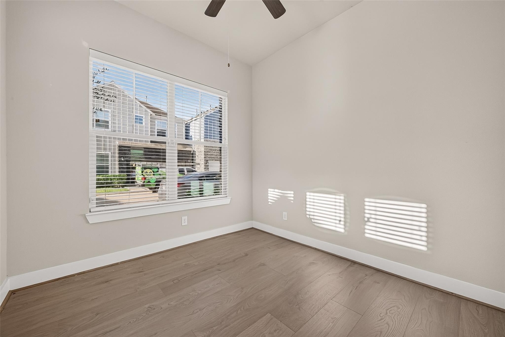 8802 Hollister Pine Court - Photo 11