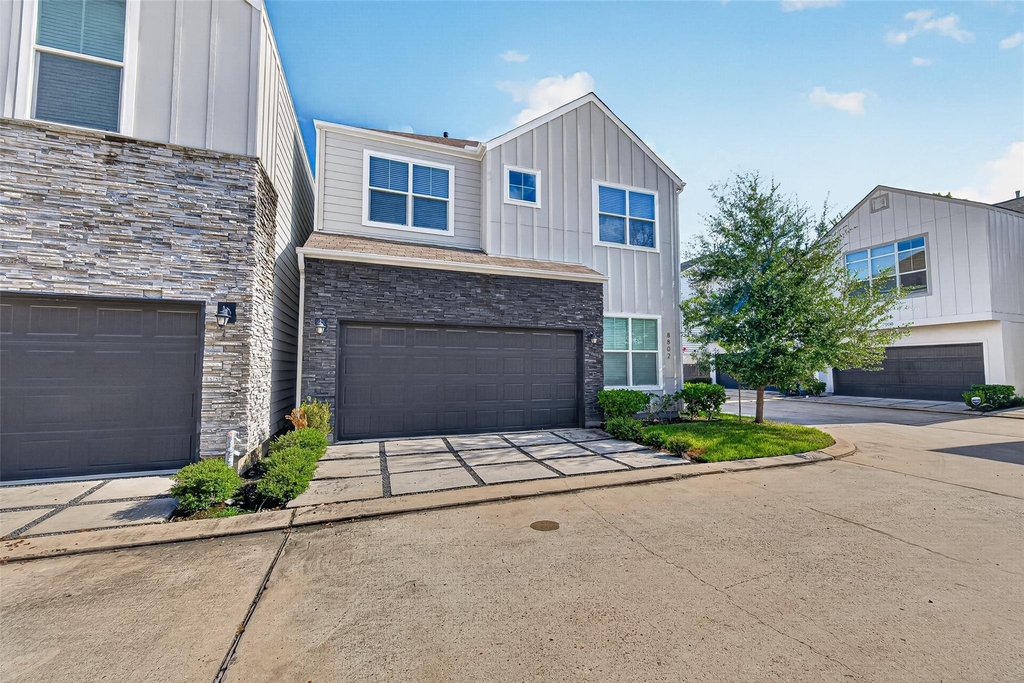 8802 Hollister Pine Court - Photo 1