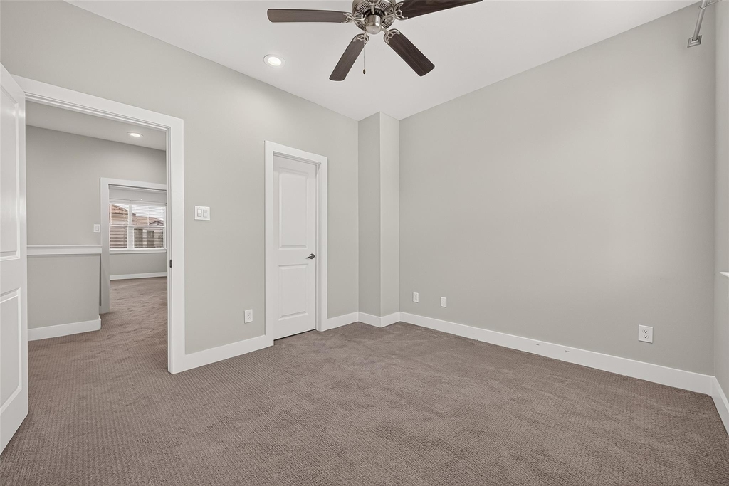 8802 Hollister Pine Court - Photo 36
