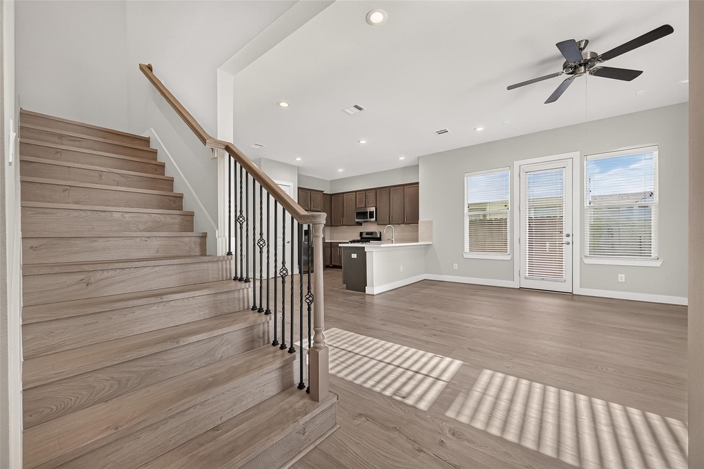 8802 Hollister Pine Court - Photo 15