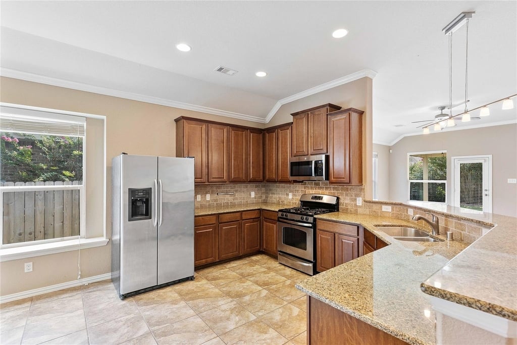 13814 Mckinney Creek Lane - Photo 10