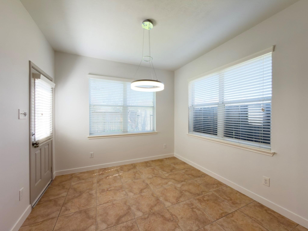 2802 Ridgeglen Lane - Photo 10