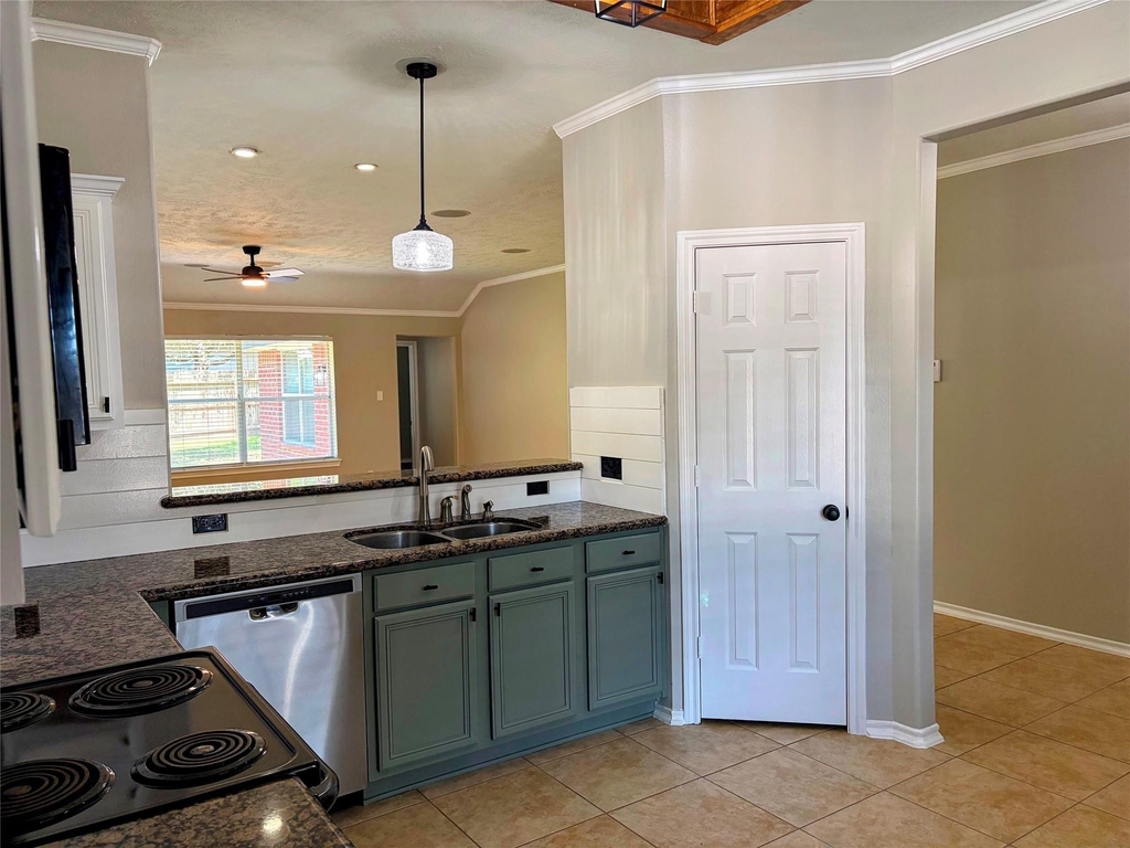 21742 Winsome Rose Court - Photo 9