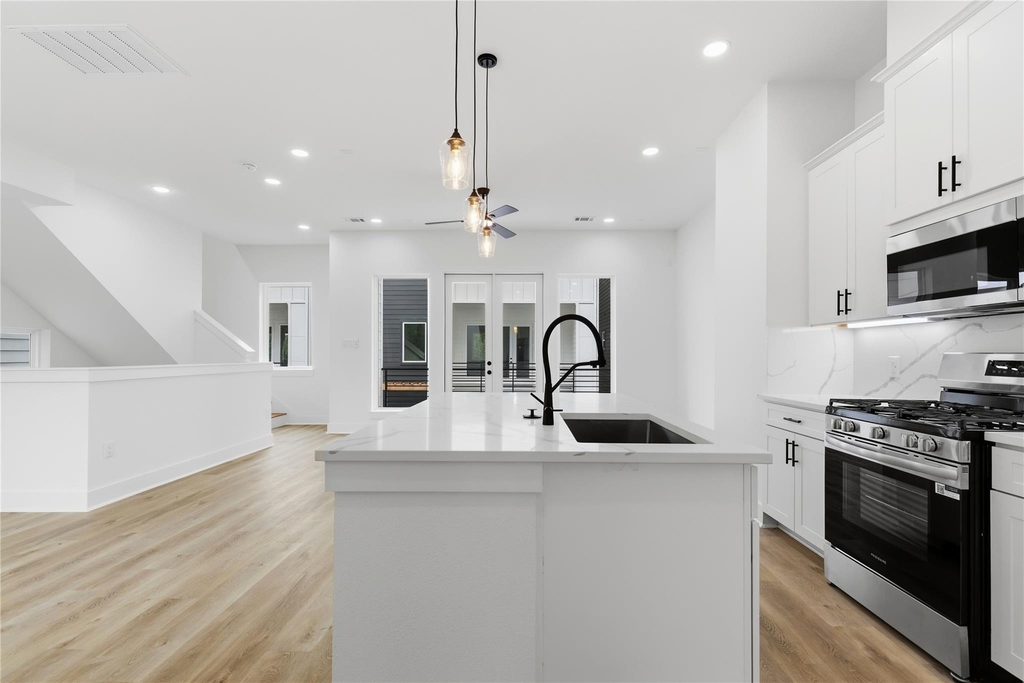 812 Elkhart Street - Photo 15