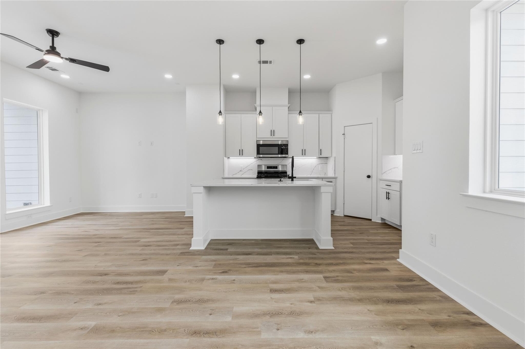 812 Elkhart Street - Photo 9