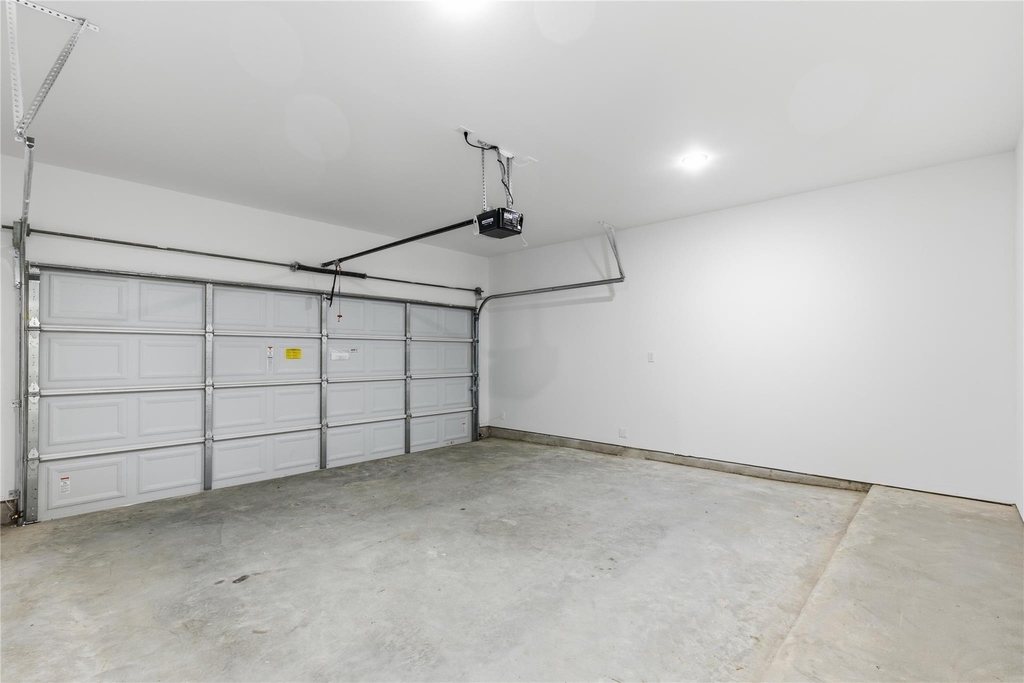 812 Elkhart Street - Photo 32