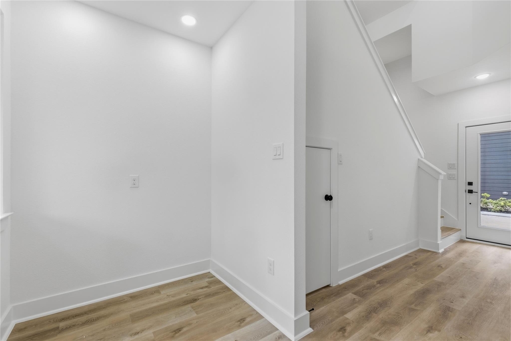 812 Elkhart Street - Photo 4