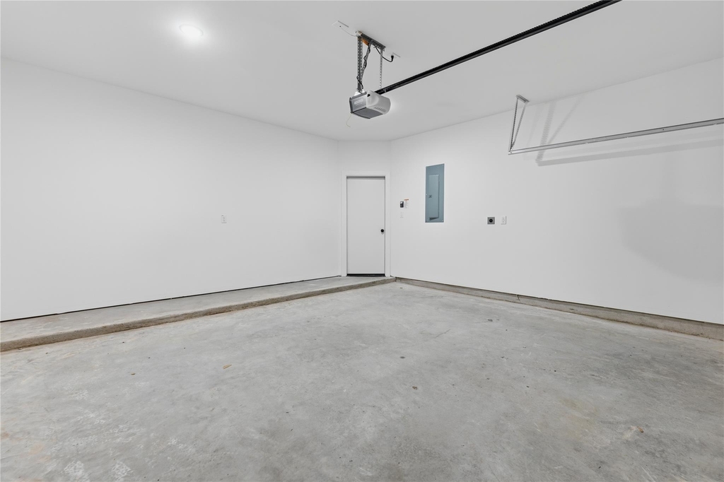 812 Elkhart Street - Photo 33