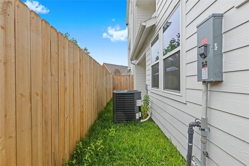 812 Elkhart Street - Photo 31