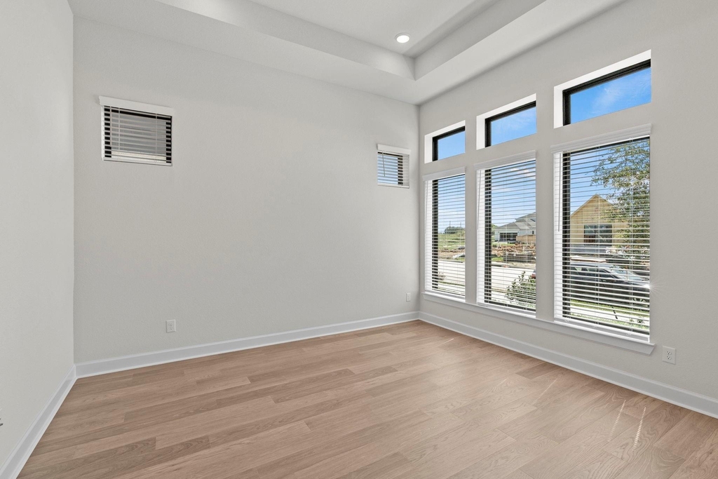 2718 Cottage Place - Photo 4