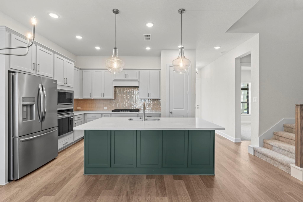 2718 Cottage Place - Photo 1
