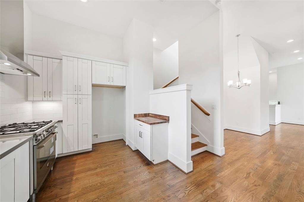 1539 W 23rd Street - Photo 3