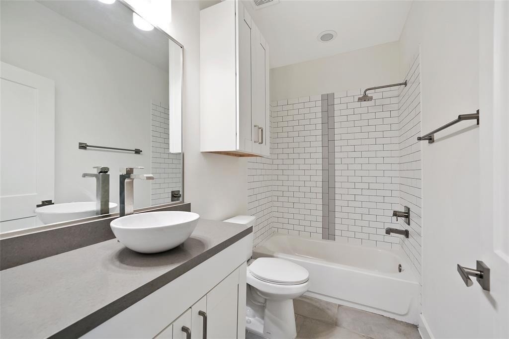 1539 W 23rd Street - Photo 14