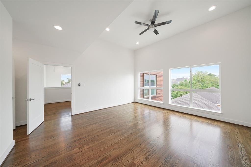 1539 W 23rd Street - Photo 13