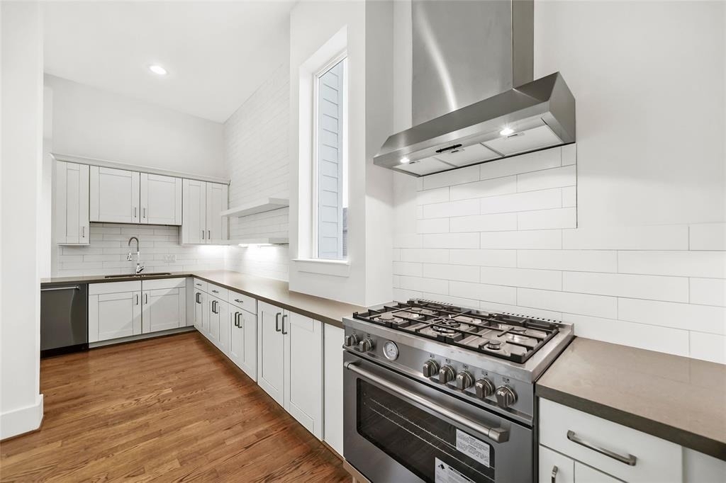 1539 W 23rd Street - Photo 20
