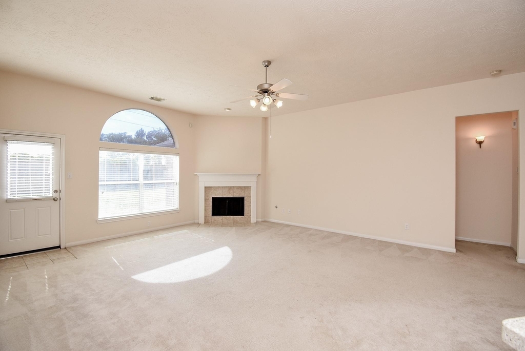 10727 Gilford Crest Drive - Photo 15