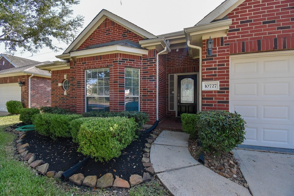 10727 Gilford Crest Drive - Photo 1