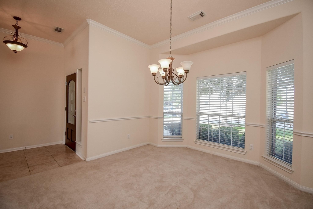 10727 Gilford Crest Drive - Photo 9