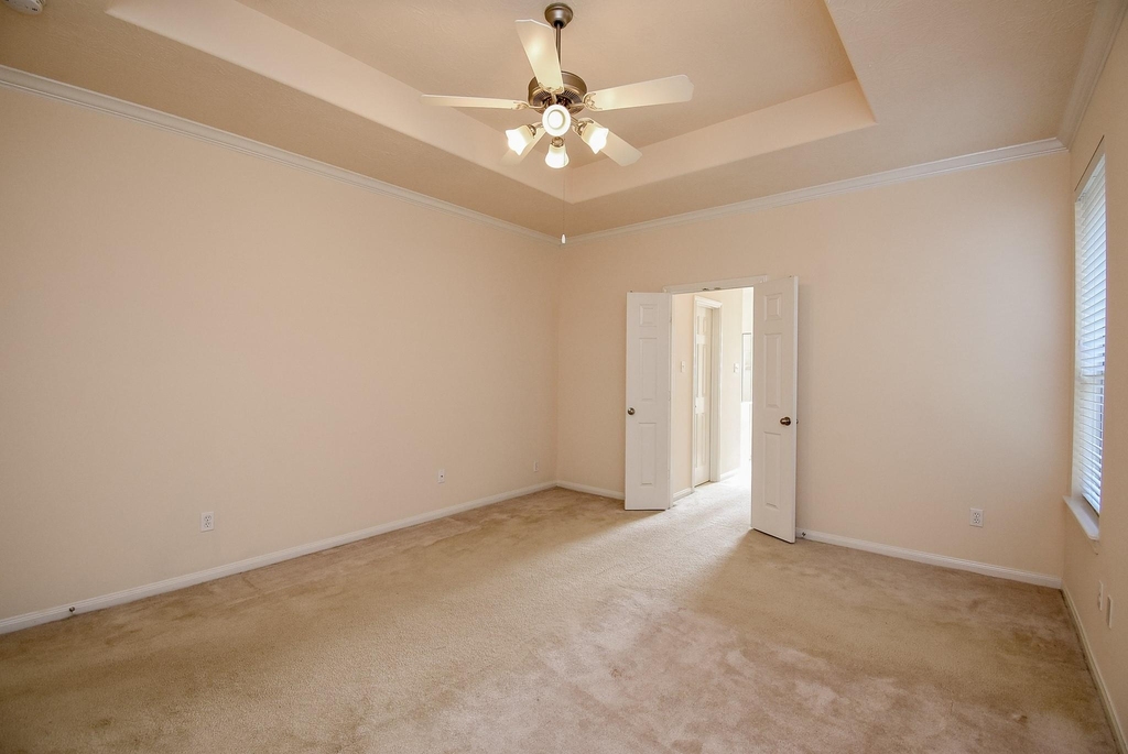 10727 Gilford Crest Drive - Photo 33