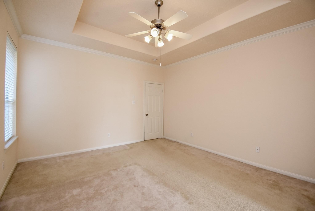 10727 Gilford Crest Drive - Photo 18