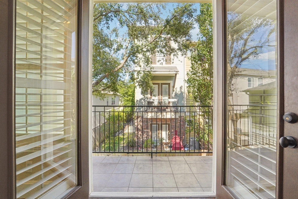 2421 Beall Street - Photo 4