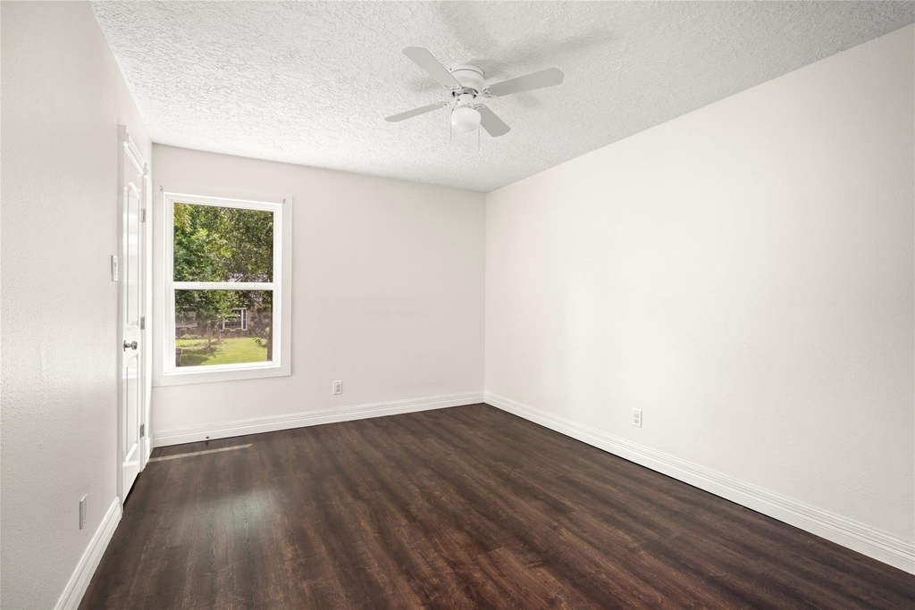 560 Landfall Lane - Photo 29