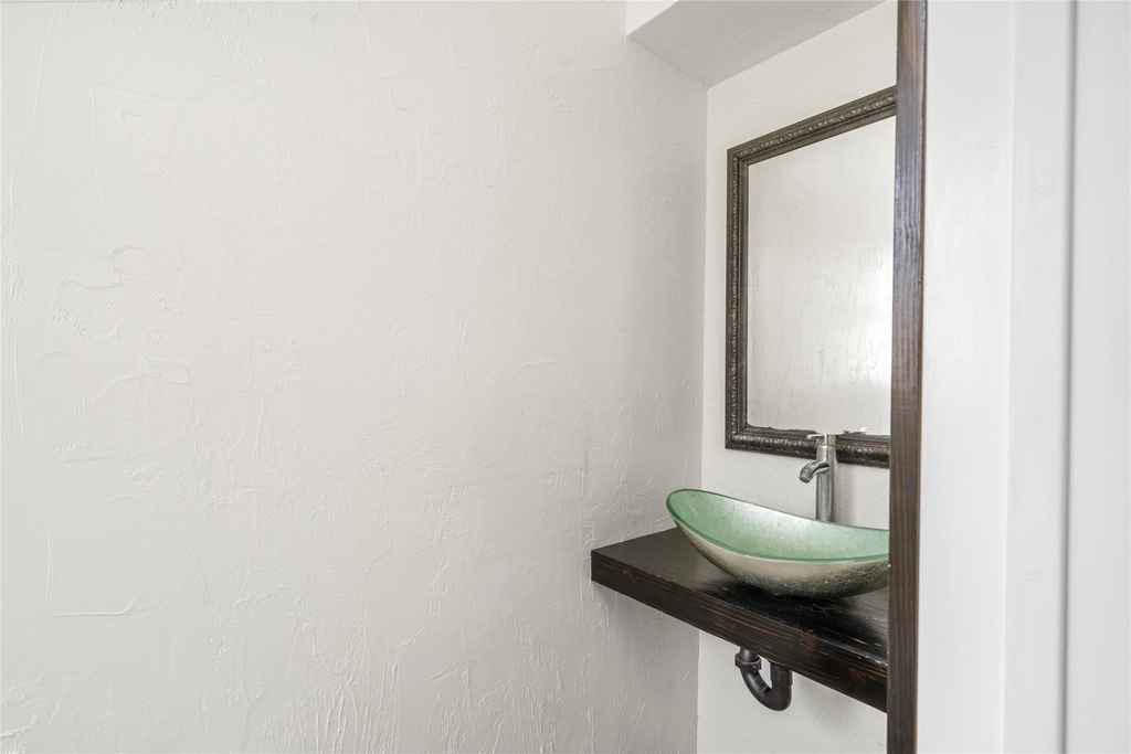 560 Landfall Lane - Photo 19