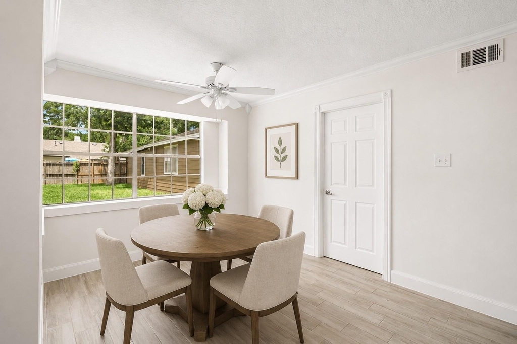 560 Landfall Lane - Photo 4