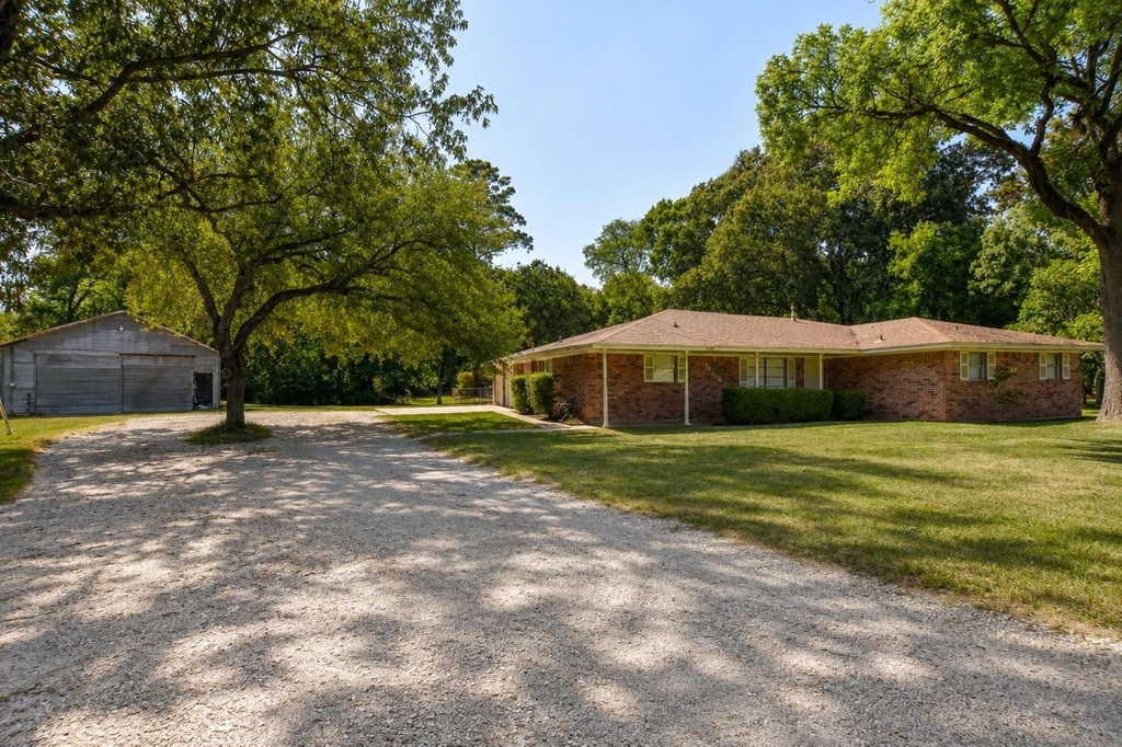 5723 Fm 2100 Road - Photo 1