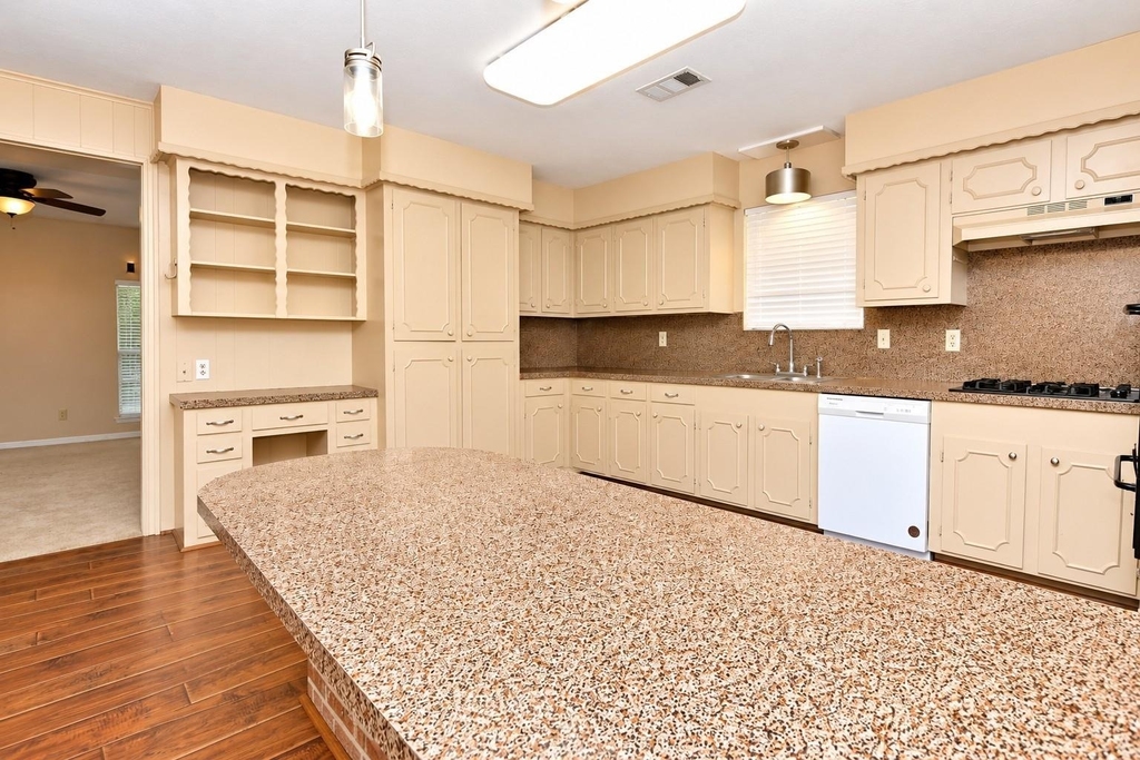 5723 Fm 2100 Road - Photo 11