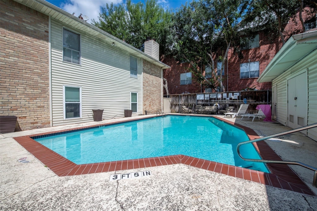 2300 Augusta Drive - Photo 9