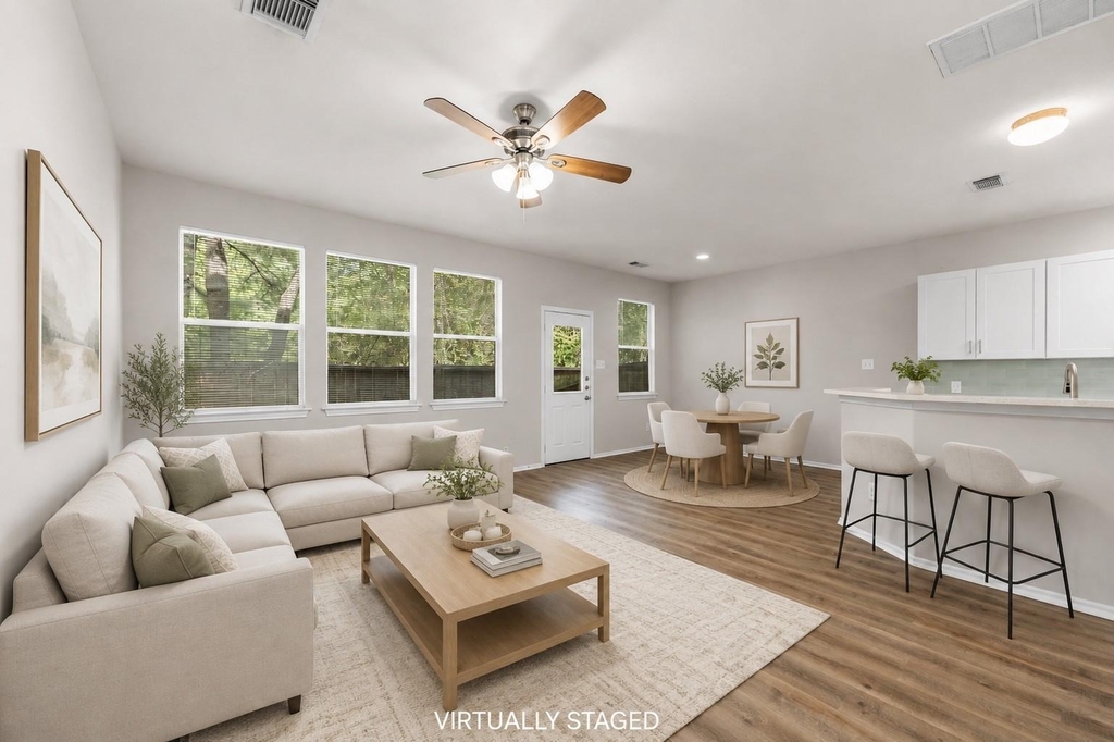 211 N Burberry Park Circle - Photo 0