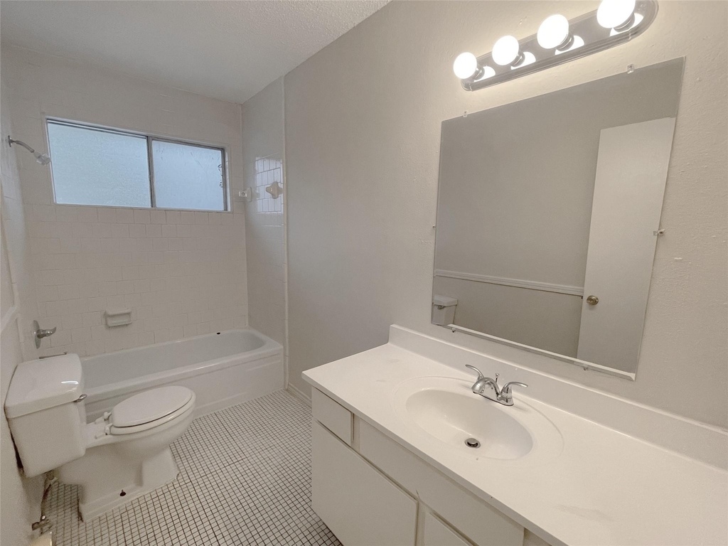 12023 Greenwood Forest Drive - Photo 14