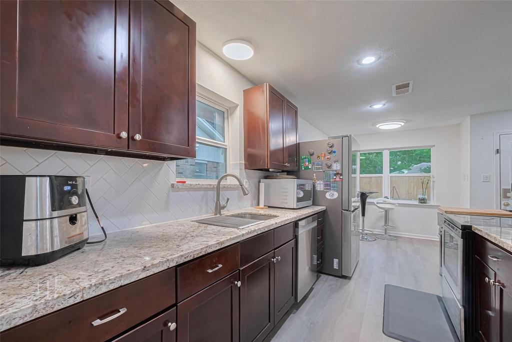 12602 Westleigh Drive - Photo 7